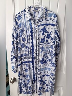 Joie White and Blue Floral Print Button-Up Swim Coverup Size XL with pockets